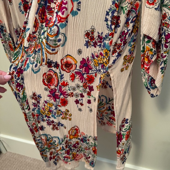 Patrons of Peace Kimono - Picture 3 of 3